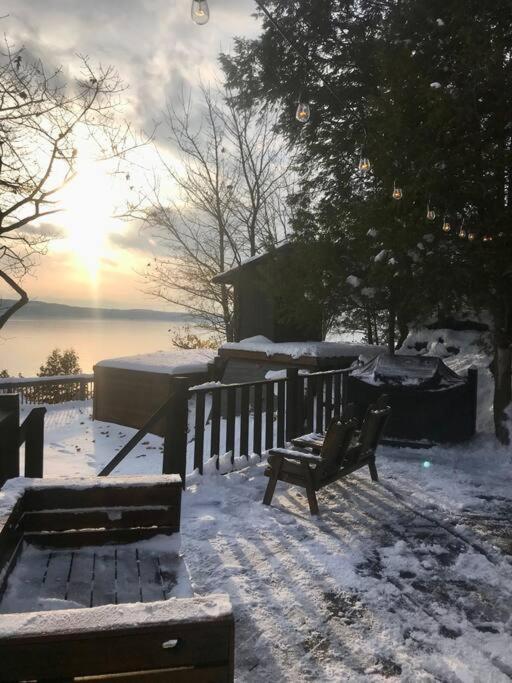 Om Chalet 2 Avec Spa Et Foyer Borde Du Fleuve St-Pierre-de-l'Île-d'Orléans Buitenkant foto